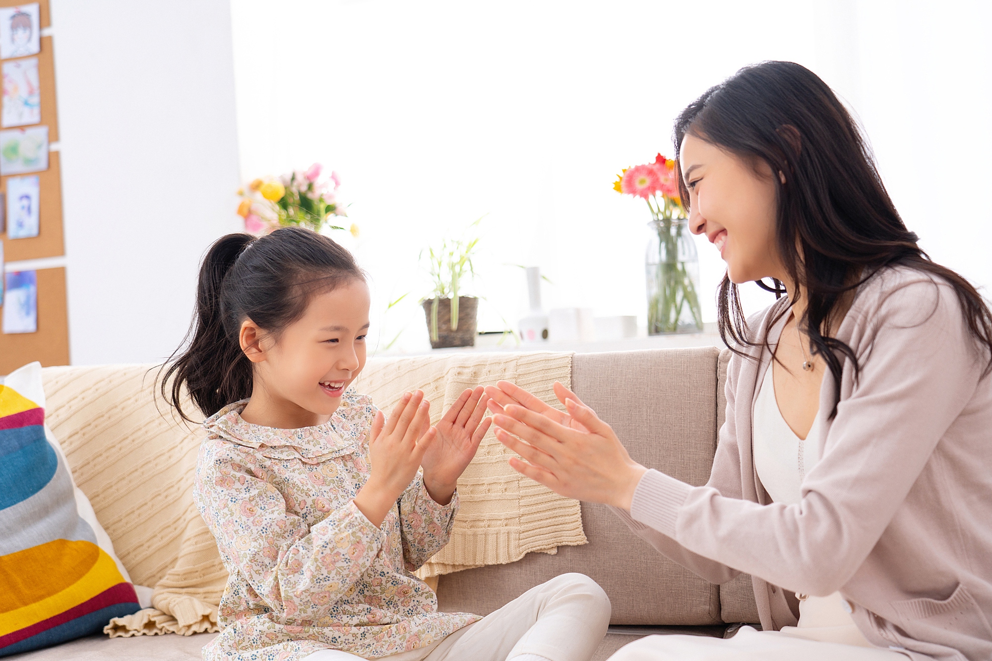 3 th&oacute;i quen nhỏ trong gia đ&igrave;nh gi&uacute;p trẻ ph&aacute;t triển EQ tự nhi&ecirc;n- Ảnh 1.