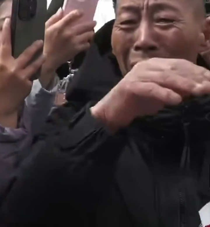 Người con trai bị bỏ rơi 2 lần t&igrave;m lại được cha ruột sau 24 năm- Ảnh 2.