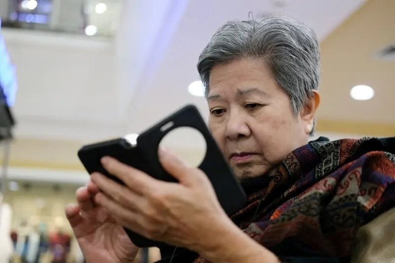 Bị lừa gần 400 triệu đồng, người phụ nữ vẫn chủ động hẹn đưa th&ecirc;m 1,3 tỷ cho kẻ lừa đảo: &ldquo;T&ocirc;i c&oacute; kế hoạch ri&ecirc;ng&rdquo;- Ảnh 1.