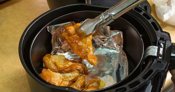 Nồi chi&ecirc;n kh&ocirc;ng dầu rất dễ sử dụng, nhưng hầu hết mọi người đều sử dụng sai c&aacute;ch