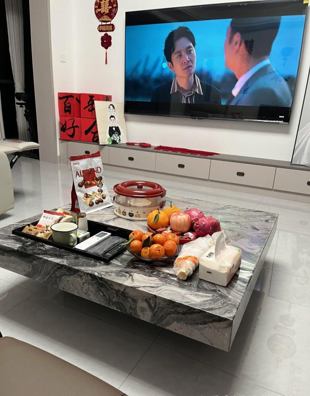 Ph&ograve;ng kh&aacute;ch kh&ocirc;ng c&ograve;n b&agrave;n c&agrave; ph&ecirc;: Xu hướng mới khiến nhiều gia đ&igrave;nh bất ngờ v&igrave; nh&agrave; rộng hơn, sống tiện hơn- Ảnh 1.