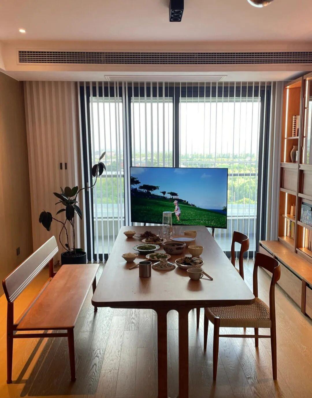 Ph&ograve;ng kh&aacute;ch kh&ocirc;ng c&ograve;n b&agrave;n c&agrave; ph&ecirc;: Xu hướng mới khiến nhiều gia đ&igrave;nh bất ngờ v&igrave; nh&agrave; rộng hơn, sống tiện hơn- Ảnh 4.