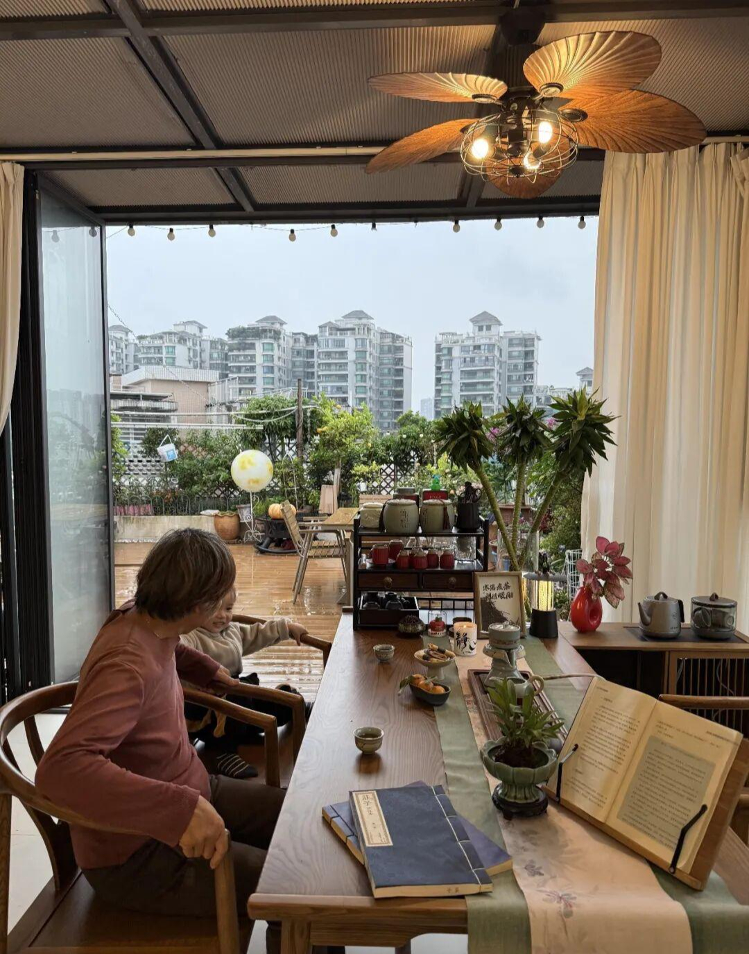 M&ugrave;a h&egrave; n&oacute;ng 40&deg;C, tường từng dột nước: 8 năm sống ở căn hộ &aacute;p m&aacute;i khiến t&ocirc;i hiểu một sự thật- Ảnh 5.