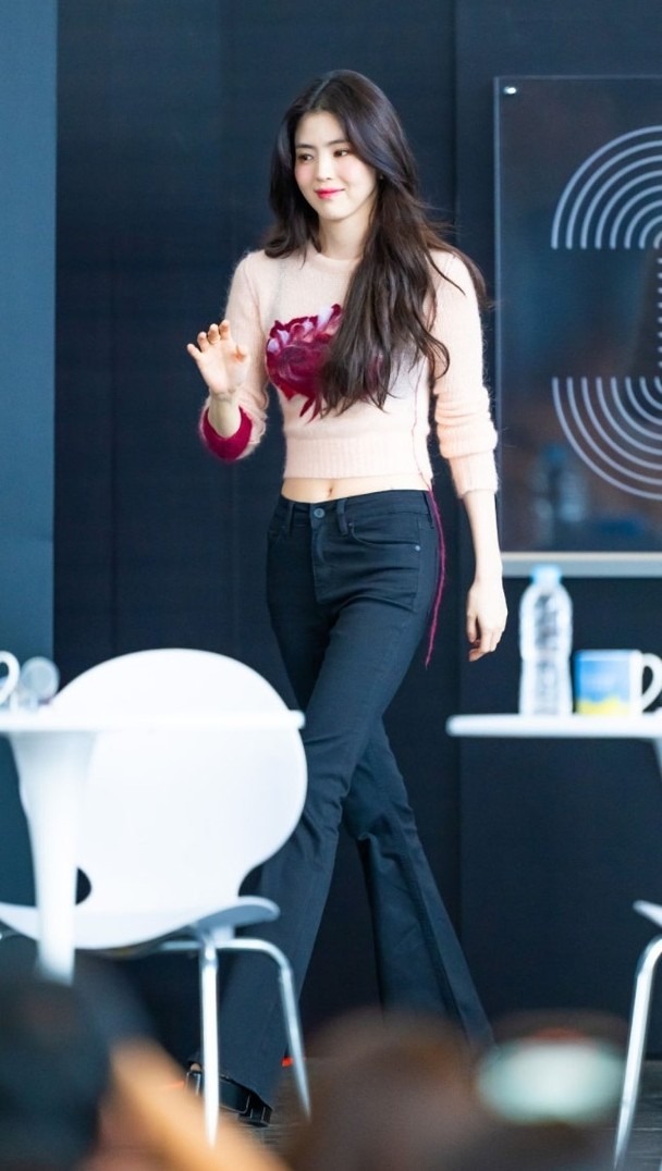 "Bad girl" khiến m&agrave;n ảnh H&agrave;n chao đảo: Thở th&ocirc;i cũng kh&iacute; chất, visual lẫn style 10 điểm kh&ocirc;ng c&oacute; nhưng- Ảnh 10.