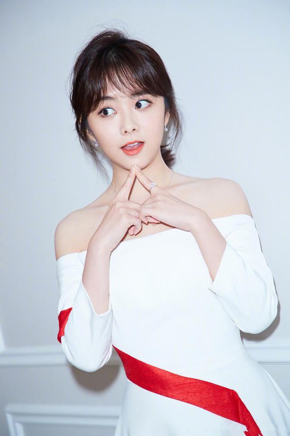 Nhan sắc thăng hạng của Đ&agrave;m T&ugrave;ng Vận qua nhiều năm: U40 vẫn khiến người ta "u m&ecirc;", b&iacute; quyết nằm ở th&oacute;i quen ăn uống "nhỏ m&agrave; c&oacute; v&otilde;"- Ảnh 2.