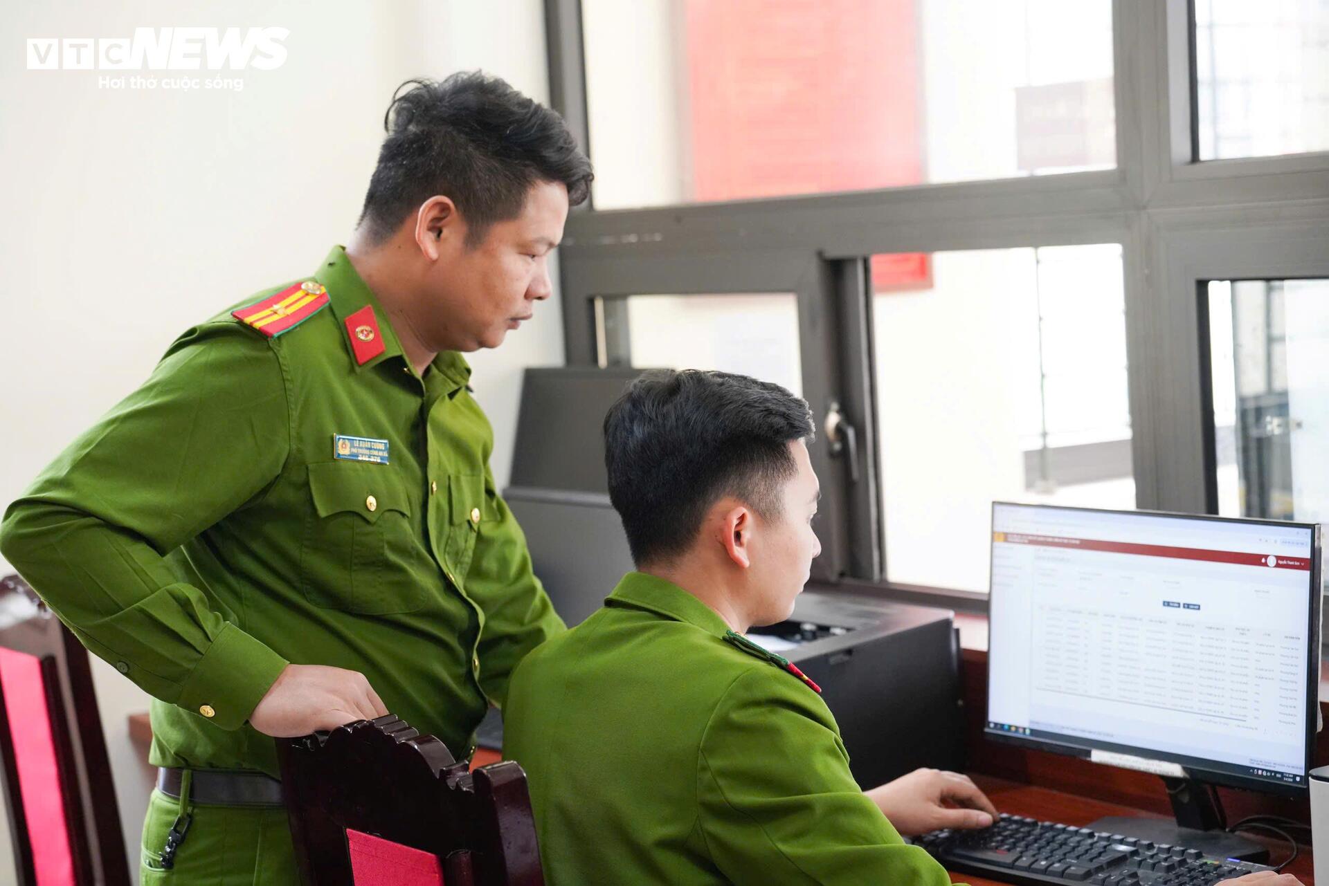 Số h&oacute;a dữ liệu d&acirc;n cư trong lập danh s&aacute;ch cử tri: Ch&iacute;nh x&aacute;c đến từng trường hợp- Ảnh 4.