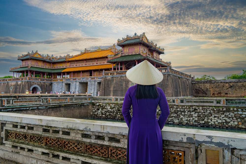 Một th&agrave;nh phố Việt Nam bất ngờ lọt top điểm đến trăng mật l&atilde;ng mạn nhất thế giới: Xếp tr&ecirc;n Dubai, Paris- Ảnh 2.