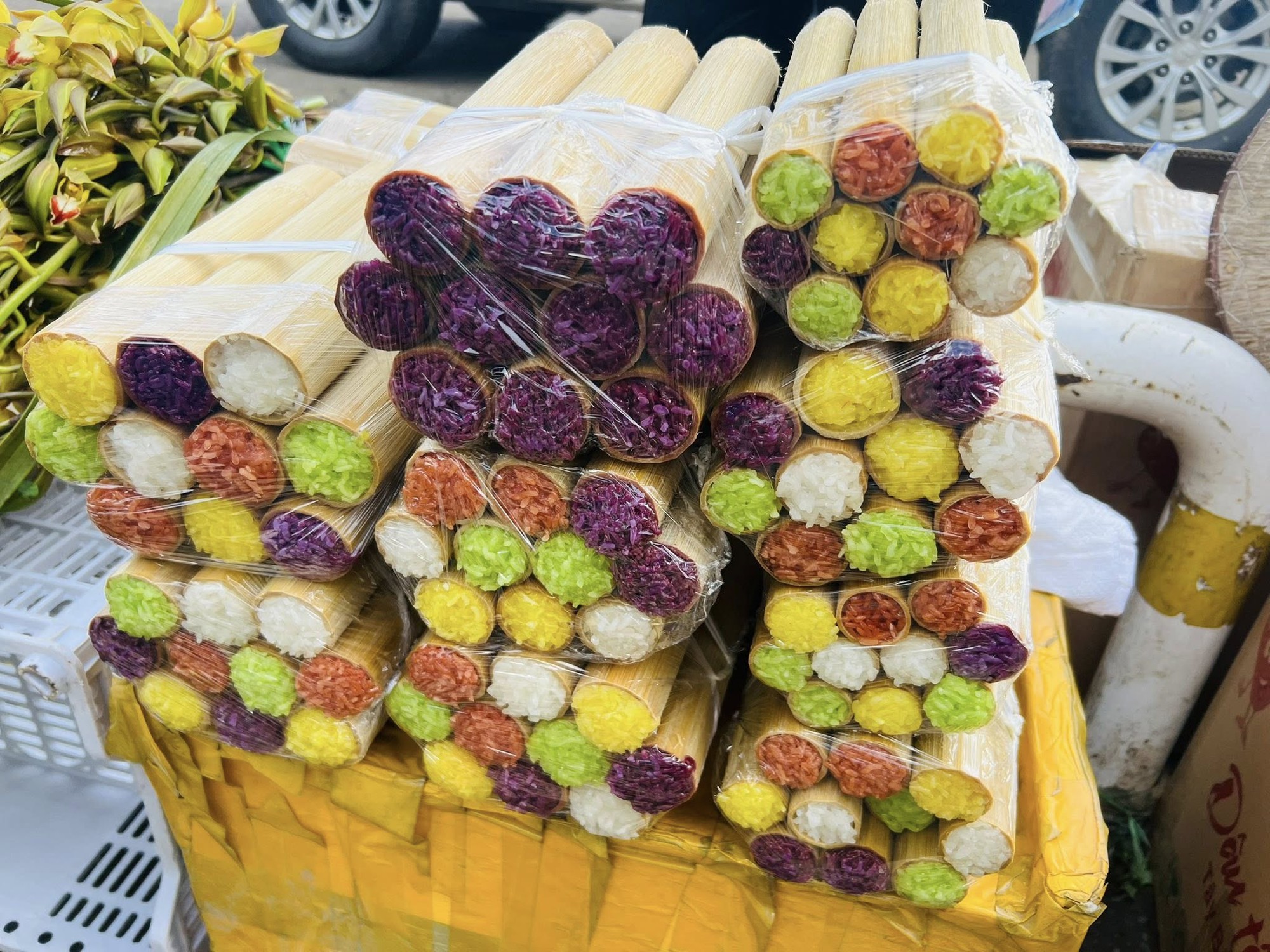 Đi du lịch T&acirc;y Bắc đầu năm, đừng qu&ecirc;n gh&eacute; chợ phi&ecirc;n: &Ocirc;m "kho b&aacute;u" nấm qu&yacute;, mật rừng, rau sạch về xu&ocirc;i với gi&aacute; hợp l&yacute; cũng mua được!- Ảnh 3.