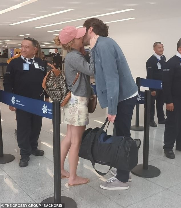 D&agrave;n người y&ecirc;u thuộc giới si&ecirc;u gi&agrave;u của Emma Watson- Ảnh 1.