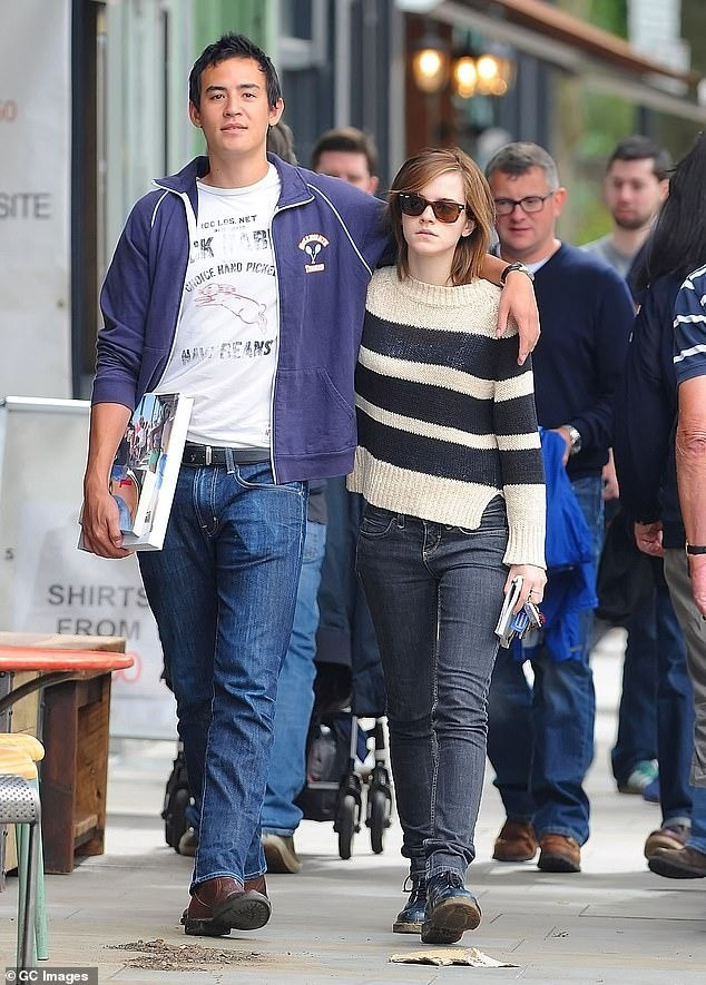 D&agrave;n người y&ecirc;u thuộc giới si&ecirc;u gi&agrave;u của Emma Watson- Ảnh 4.