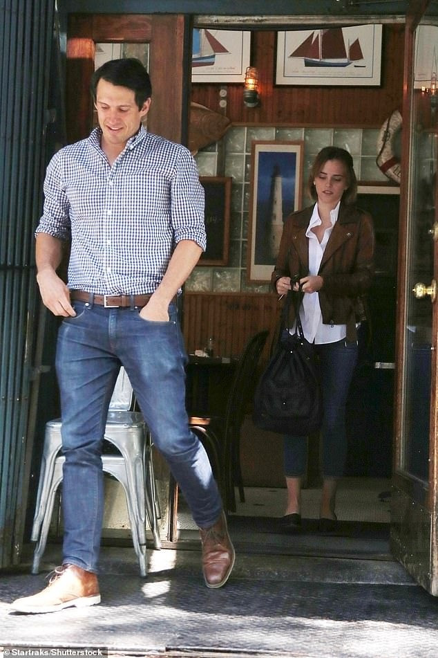 D&agrave;n người y&ecirc;u thuộc giới si&ecirc;u gi&agrave;u của Emma Watson- Ảnh 6.