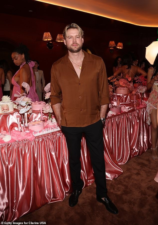 D&agrave;n người y&ecirc;u thuộc giới si&ecirc;u gi&agrave;u của Emma Watson- Ảnh 7.