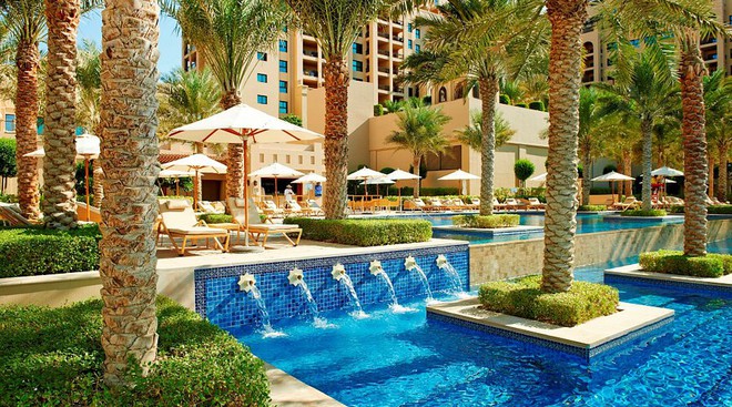 Kh&aacute;ch Việt chia sẻ h&igrave;nh ảnh kh&aacute;ch sạn 5 sao ở Dubai trước khi bị tr&uacute;ng t&ecirc;n lửa- Ảnh 5.