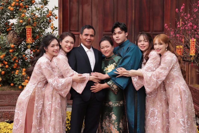 Kh&ocirc;ng phải MV, đ&acirc;y ch&iacute;nh l&agrave; chồng sắp cưới của Ho&agrave; Minzy!- Ảnh 7.