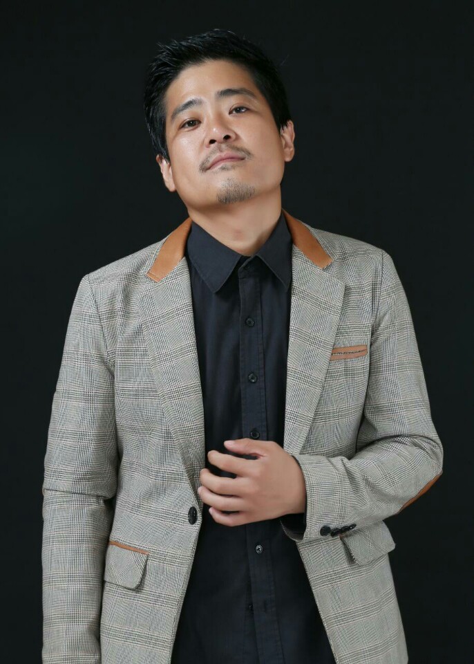 Sự hết thời của diễn vi&ecirc;n ki&ecirc;u ngạo bậc nhất: Từng được trăm người v&acirc;y quanh mỗi khi ra đường nay b&aacute;n c&aacute; ở chợ chẳng ai ng&oacute; ng&agrave;ng- Ảnh 1.