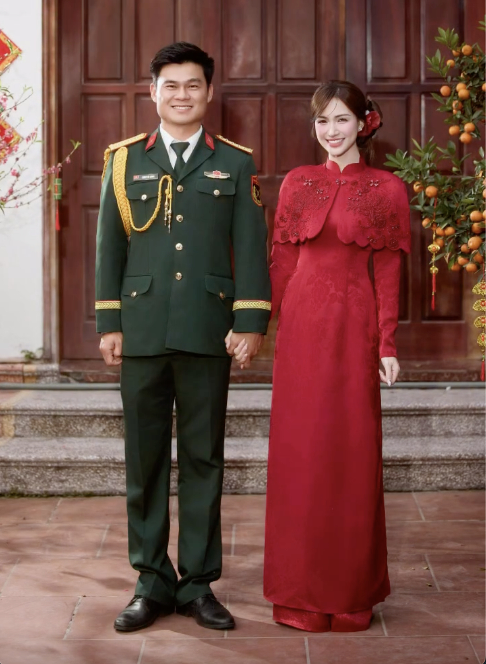 Bức ảnh làm lộ thời điểm Hòa Minzy và bạn trai quân nhân chính thức hẹn hò?