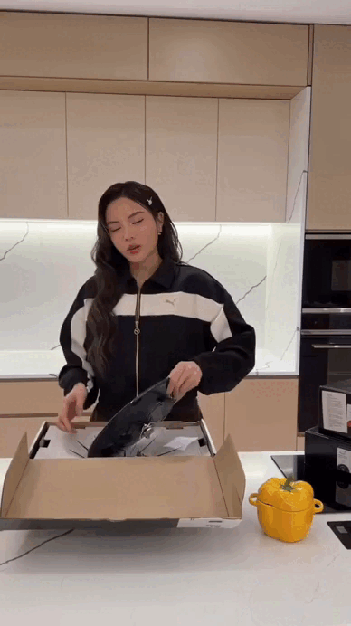 Kỳ Duy&ecirc;n đập hộp bộ nồi ni&ecirc;u gi&aacute; chấn động, Thi&ecirc;n &Acirc;n b&igrave;nh luận ngay 1 c&acirc;u- Ảnh 4.