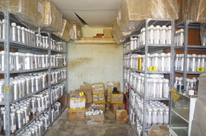 C&ocirc;ng an t&igrave;m người mua nước hoa giả trong đường d&acirc;y b&aacute;n h&agrave;ng 50 tỷ đồng- Ảnh 1.