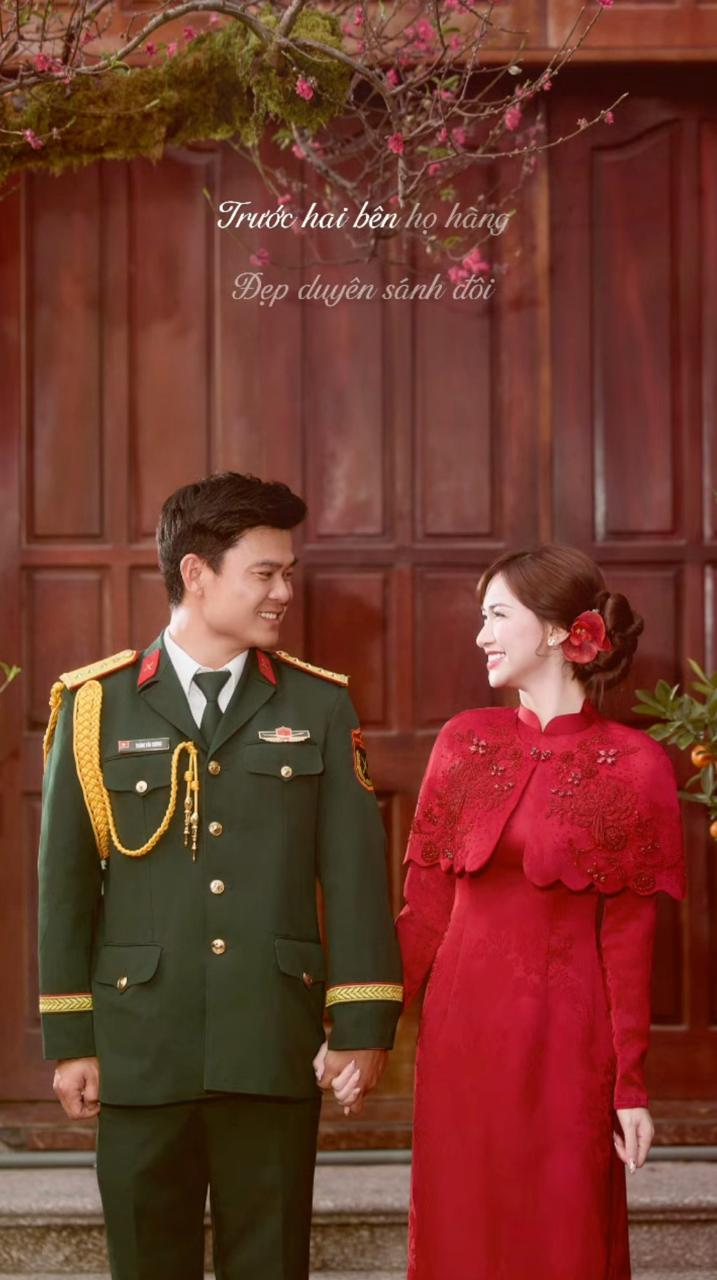 Bạn trai qu&acirc;n nh&acirc;n của H&ograve;a Minzy c&oacute; động th&aacute;i đầu ti&ecirc;n sau khi c&ocirc;ng khai hẹn h&ograve;- Ảnh 1.