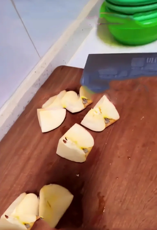 Năm 2026 rồi m&agrave; vẫn c&oacute; người nu&ocirc;i dạy con trai kiểu n&agrave;y!- Ảnh 2.