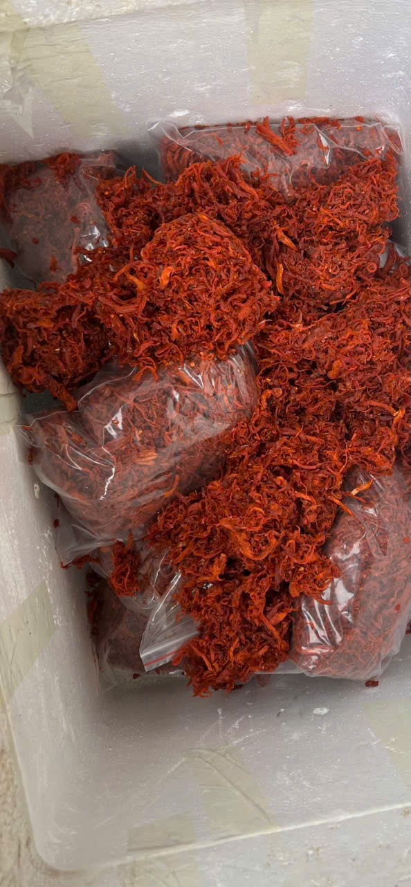 Đột xuất kiểm tra nhiều điểm kinh doanh tr&ecirc;n cả nước: H&agrave;ng loạt vi phạm phơi b&agrave;y, tịch thu, ti&ecirc;u hủy h&agrave;ng ngh&igrave;n sản phẩm- Ảnh 2.