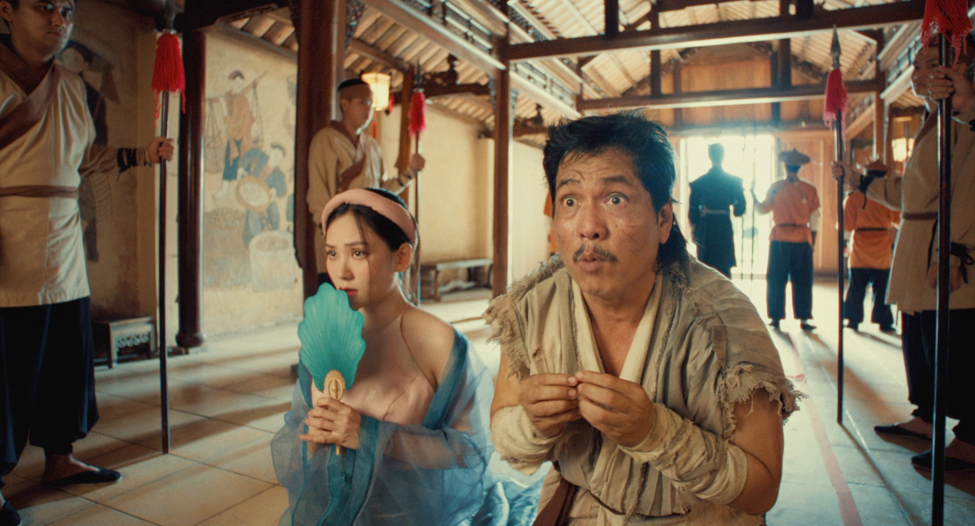 Xem phim cổ trang Việt n&agrave;y cười tắt thở mất th&ocirc;i: Nữ ch&iacute;nh l&agrave; Hoa hậu đẹp nức tiếng, tấu h&agrave;i duy&ecirc;n đ&aacute;o để- Ảnh 5.