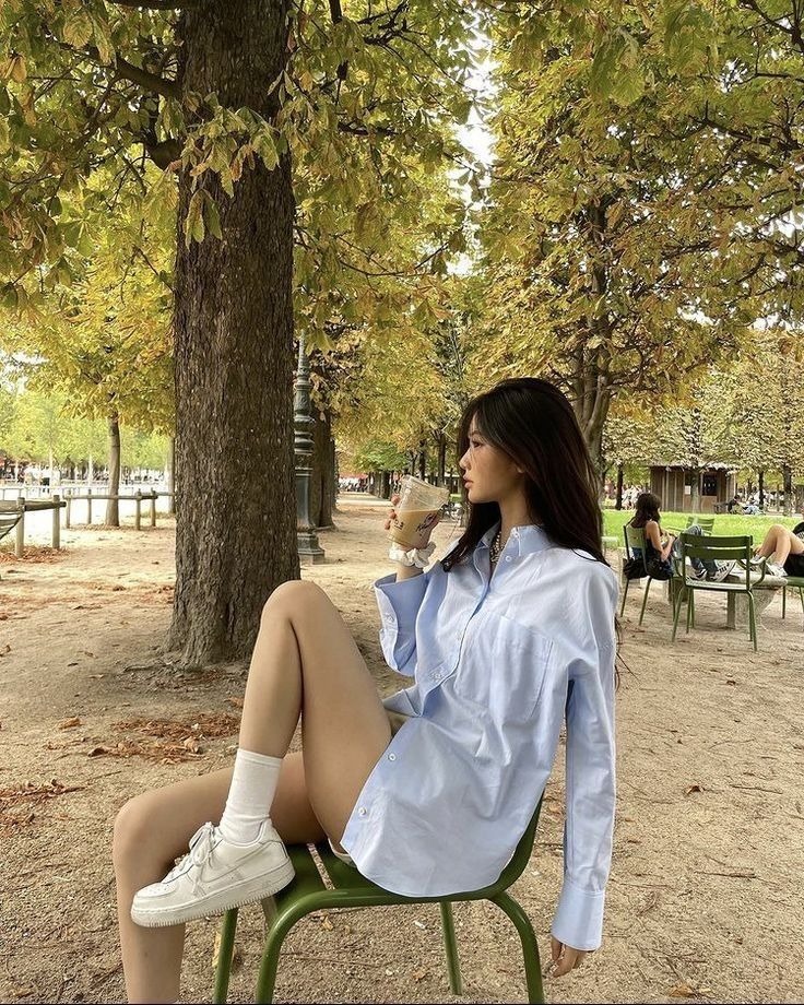 3 mẫu gi&agrave;y h&egrave; &ecirc;m ch&acirc;n t&ocirc;n d&aacute;ng, diện với quần jeans hay ch&acirc;n v&aacute;y đều "over hợp"- Ảnh 5.