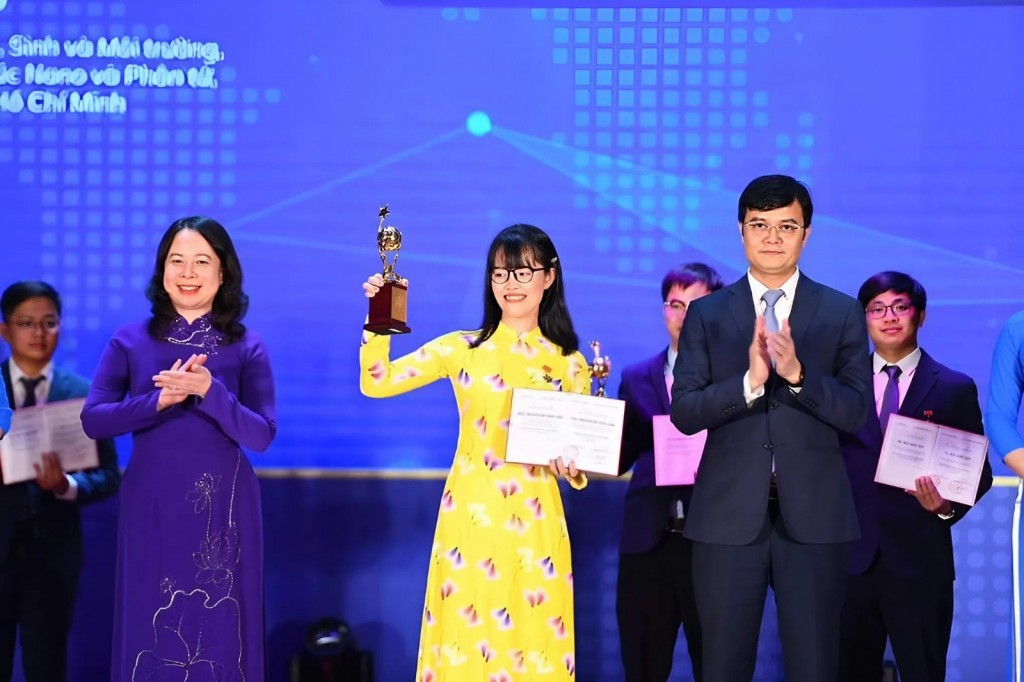 Những "bóng hồng khoa học" nổi bật năm 2025 của Việt Nam- Ảnh 5. Những "bóng hồng khoa học" nổi bật năm 2025 của Việt Nam- Ảnh 5.