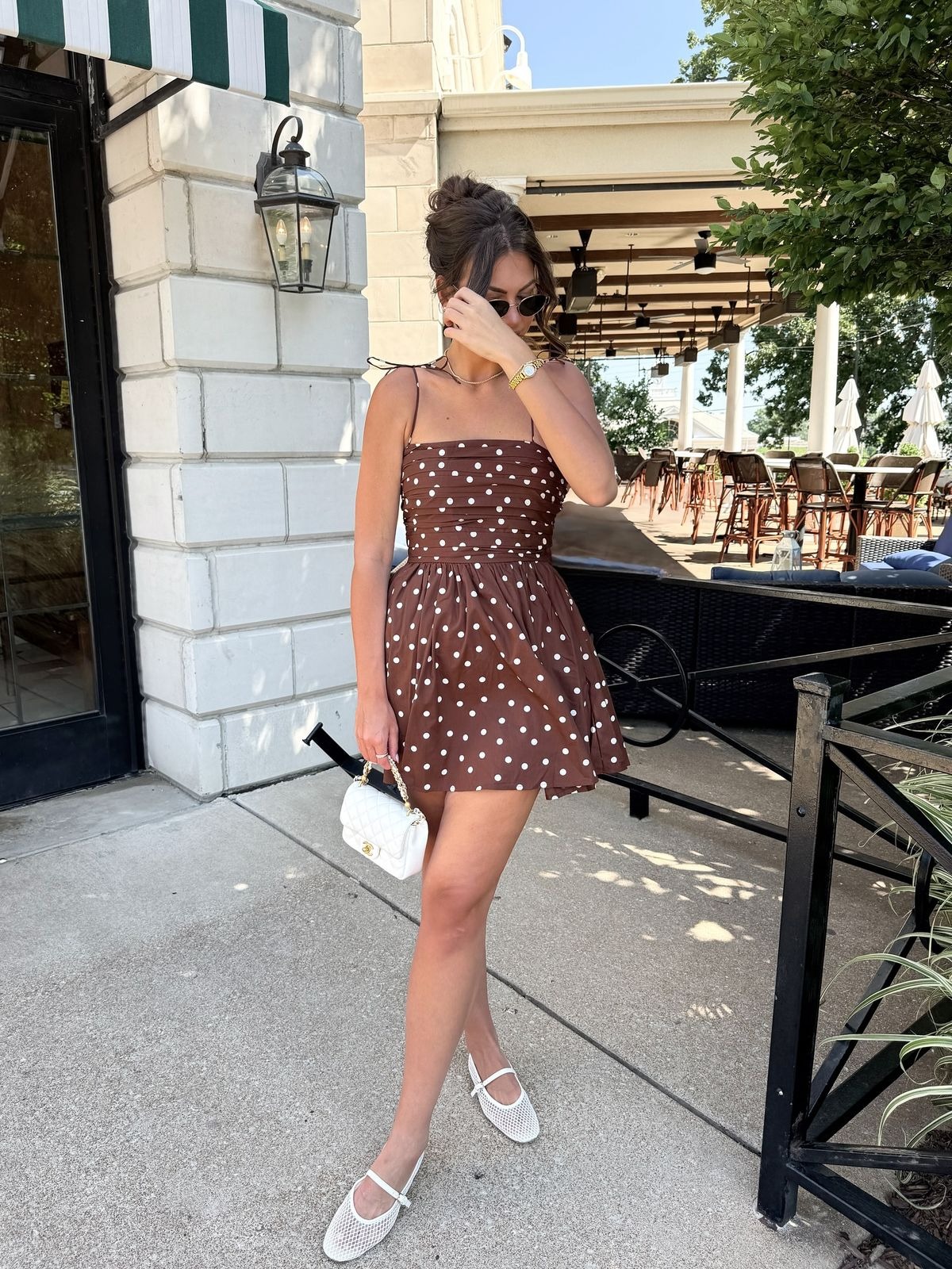 3 mẫu gi&agrave;y h&egrave; &ecirc;m ch&acirc;n t&ocirc;n d&aacute;ng, diện với quần jeans hay ch&acirc;n v&aacute;y đều "over hợp"- Ảnh 16.