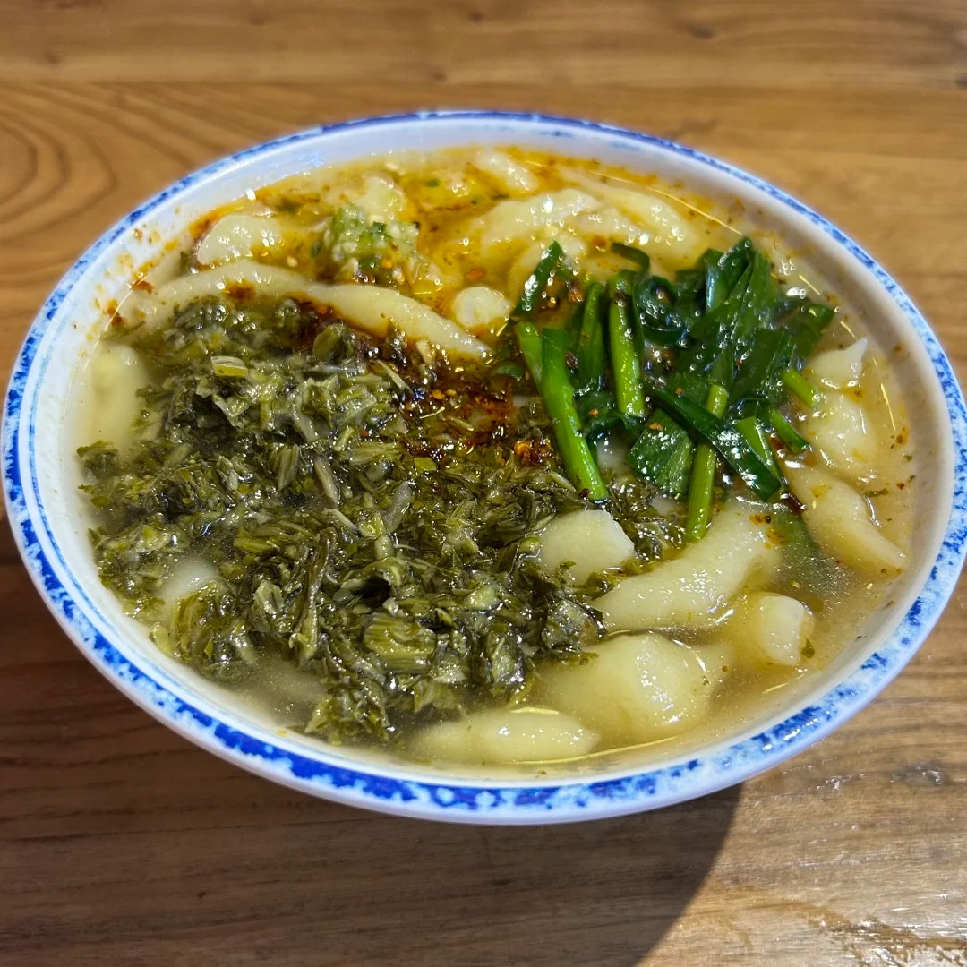 Kh&aacute;m ph&aacute; 6 m&oacute;n ăn lề đường "đỉnh n&oacute;c" khiến d&acirc;n bản địa m&ecirc; mẩn ở Tứ Xuy&ecirc;n, m&oacute;n số 6 giống hệt b&aacute;nh m&igrave; ph&aacute; lấu Việt Nam!- Ảnh 11.