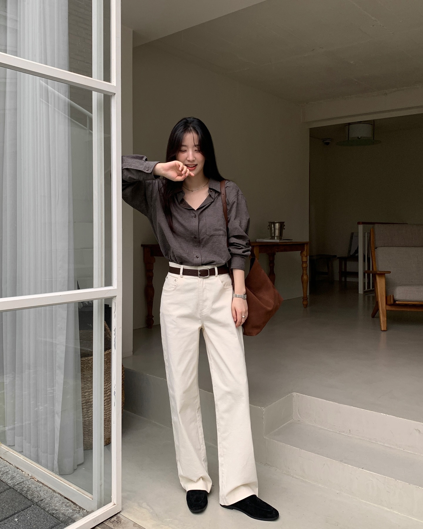 4 c&ocirc;ng thức mặc quần ống rộng t&ocirc;n d&aacute;ng v&agrave; đẹp từ c&ocirc;ng sở ra phố- Ảnh 6.