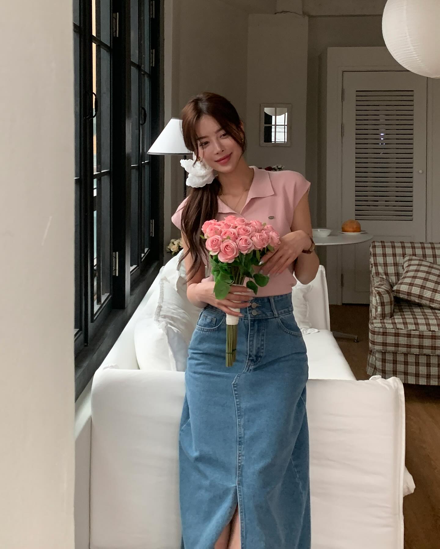 Mặc đẹp rất đơn giản nếu chị em c&oacute; 4 m&oacute;n đồ denim đang l&agrave; mốt- Ảnh 1.