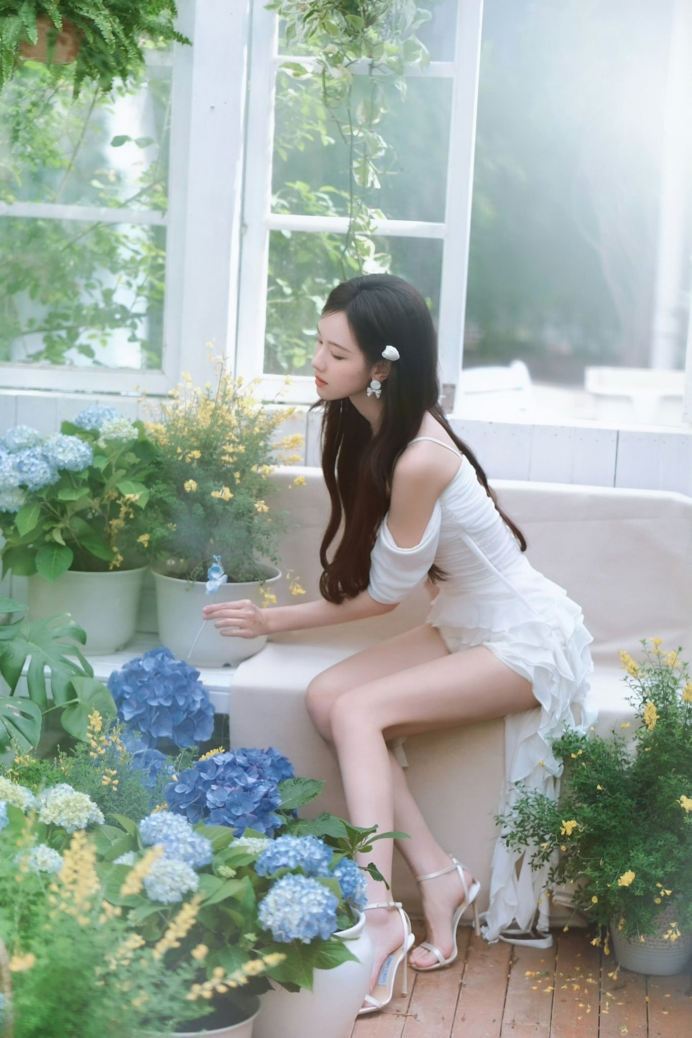 Bạch nguyệt quang Cbiz nỗ lực tại fashion week: Style thay đổi nhưng th&acirc;n h&igrave;nh lại th&agrave;nh t&acirc;m điểm tranh c&atilde;i- Ảnh 14.