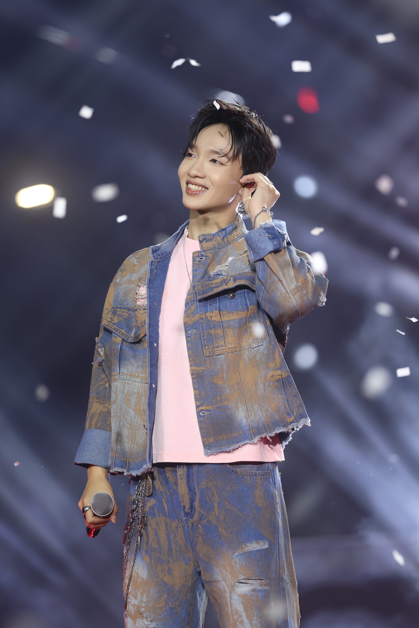 Hoàng Dũng lần đầu công khai ảnh cưới, xác nhận đã kết hôn 6 năm mà không ai biết- Ảnh 4. Hoàng Dũng lần đầu công khai ảnh cưới, xác nhận đã kết hôn 6 năm mà không ai biết- Ảnh 4.