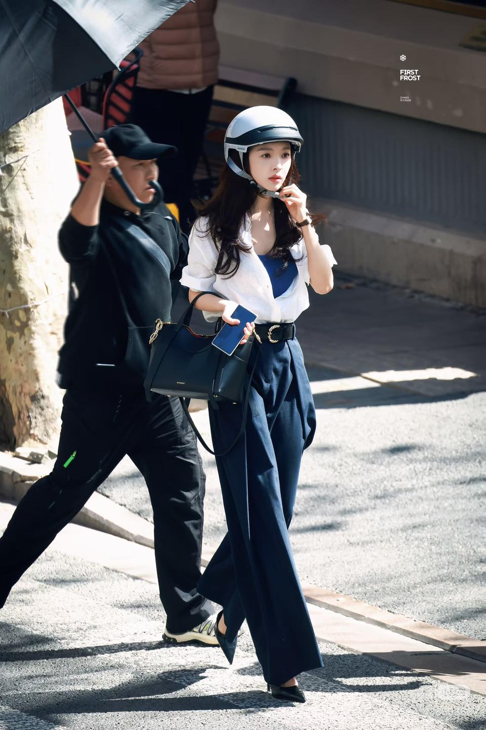 Bạch nguyệt quang Cbiz ch&agrave;o camera 1 gi&acirc;y m&agrave; lụy 9 th&aacute;ng 10 ng&agrave;y: Visual "chặt đẹp" Getty Images, style basic m&agrave; xinh đi&ecirc;n- Ảnh 10.