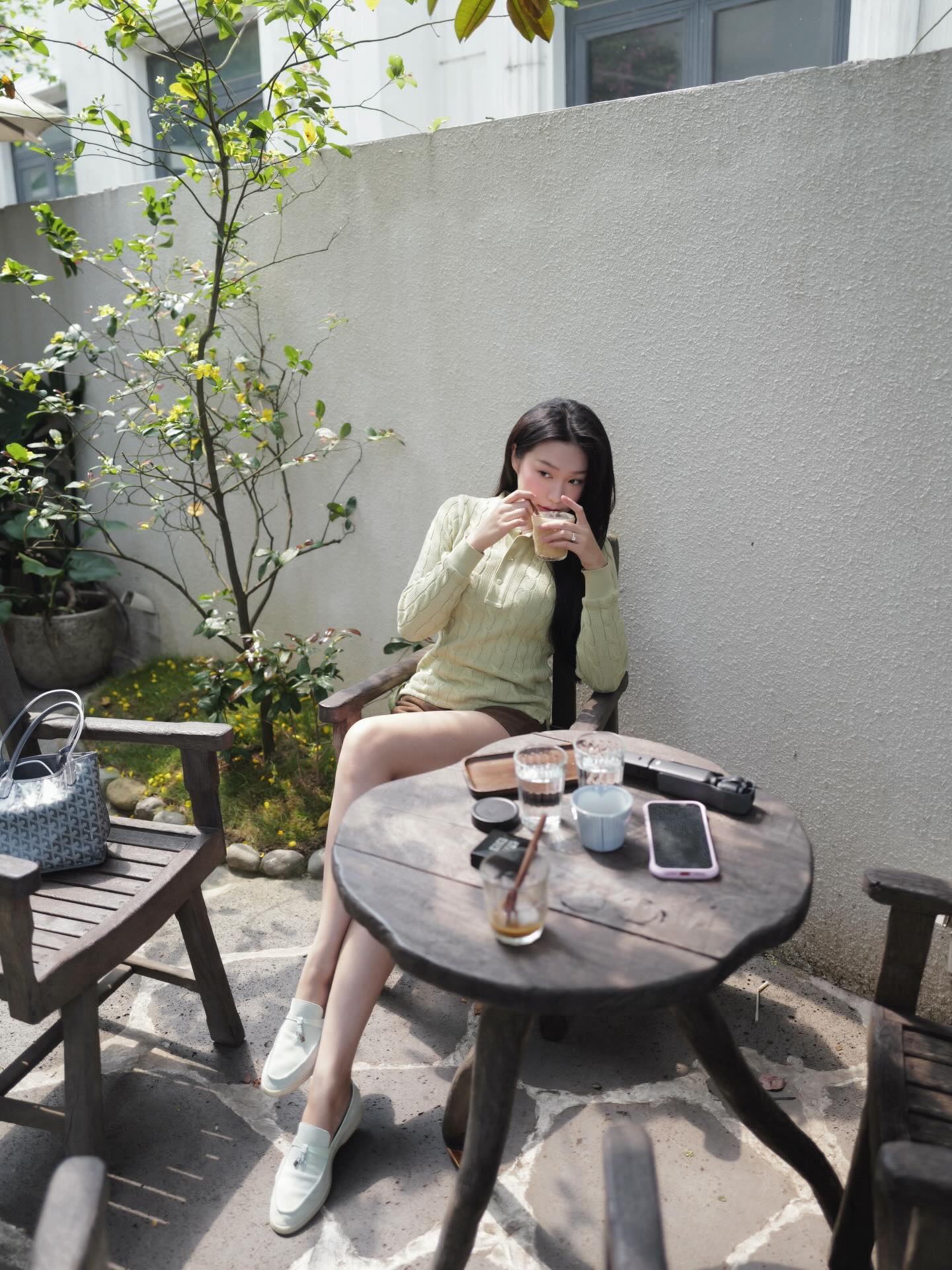 Do&atilde;n Hải My g&acirc;y sốt với nhan sắc trong veo chuẩn tiểu thư H&agrave; th&agrave;nh, khoe m&oacute;n qu&agrave; 8/3 đẹp nhất, người tặng kh&ocirc;ng phải Đo&agrave;n Văn Hậu- Ảnh 3.