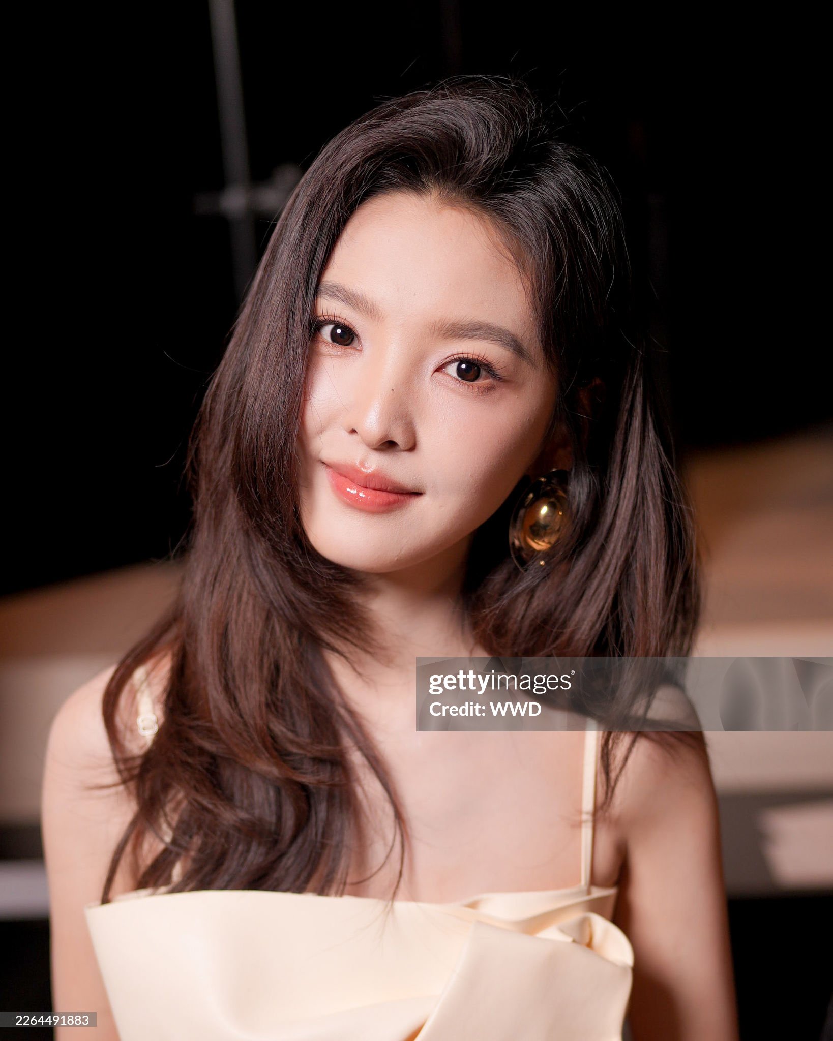 Bạch nguyệt quang Cbiz ch&agrave;o camera 1 gi&acirc;y m&agrave; lụy 9 th&aacute;ng 10 ng&agrave;y: Visual "chặt đẹp" Getty Images, style basic m&agrave; xinh đi&ecirc;n- Ảnh 5.