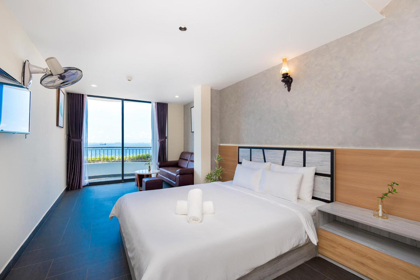 Mặc cả villa Vũng T&agrave;u từ 6 triệu xuống 2 triệu kh&ocirc;ng th&agrave;nh, vị kh&aacute;ch quay lại "cầu cứu" chủ nh&agrave; v&igrave; sập bẫy lừa đảo- Ảnh 1.