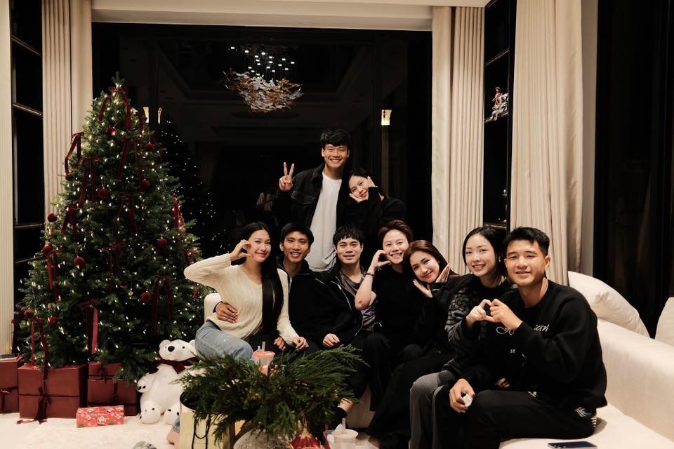 Văn To&agrave;n kh&oacute;c v&igrave; Ho&agrave; Minzy- Ảnh 4.