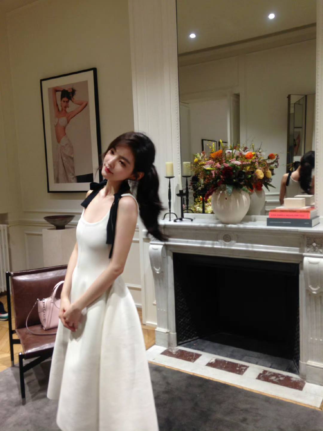 Bạch nguyệt quang Cbiz ch&agrave;o camera 1 gi&acirc;y m&agrave; lụy 9 th&aacute;ng 10 ng&agrave;y: Visual "chặt đẹp" Getty Images, style basic m&agrave; xinh đi&ecirc;n- Ảnh 11.