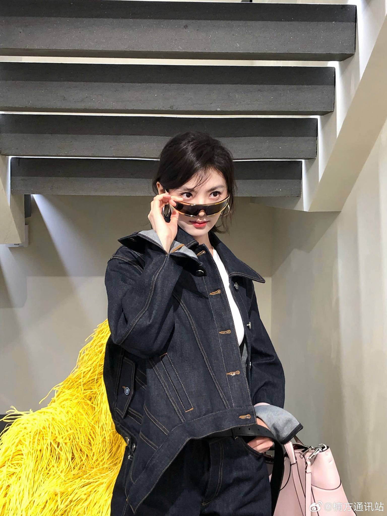 Bạch nguyệt quang Cbiz ch&agrave;o camera 1 gi&acirc;y m&agrave; lụy 9 th&aacute;ng 10 ng&agrave;y: Visual "chặt đẹp" Getty Images, style basic m&agrave; xinh đi&ecirc;n- Ảnh 7.