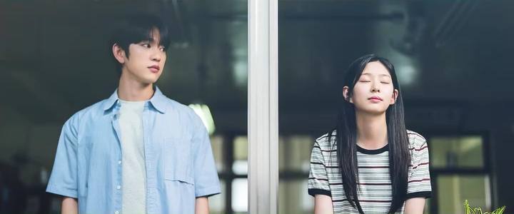 M&agrave;n ảnh H&agrave;n mới c&oacute; 1 tuyệt phẩm ng&ocirc;n t&igrave;nh ngọt lịm tim: Cặp ch&iacute;nh chemistry ngập trời, hơi thở thanh xu&acirc;n s&aacute;ng bừng khung h&igrave;nh- Ảnh 7.