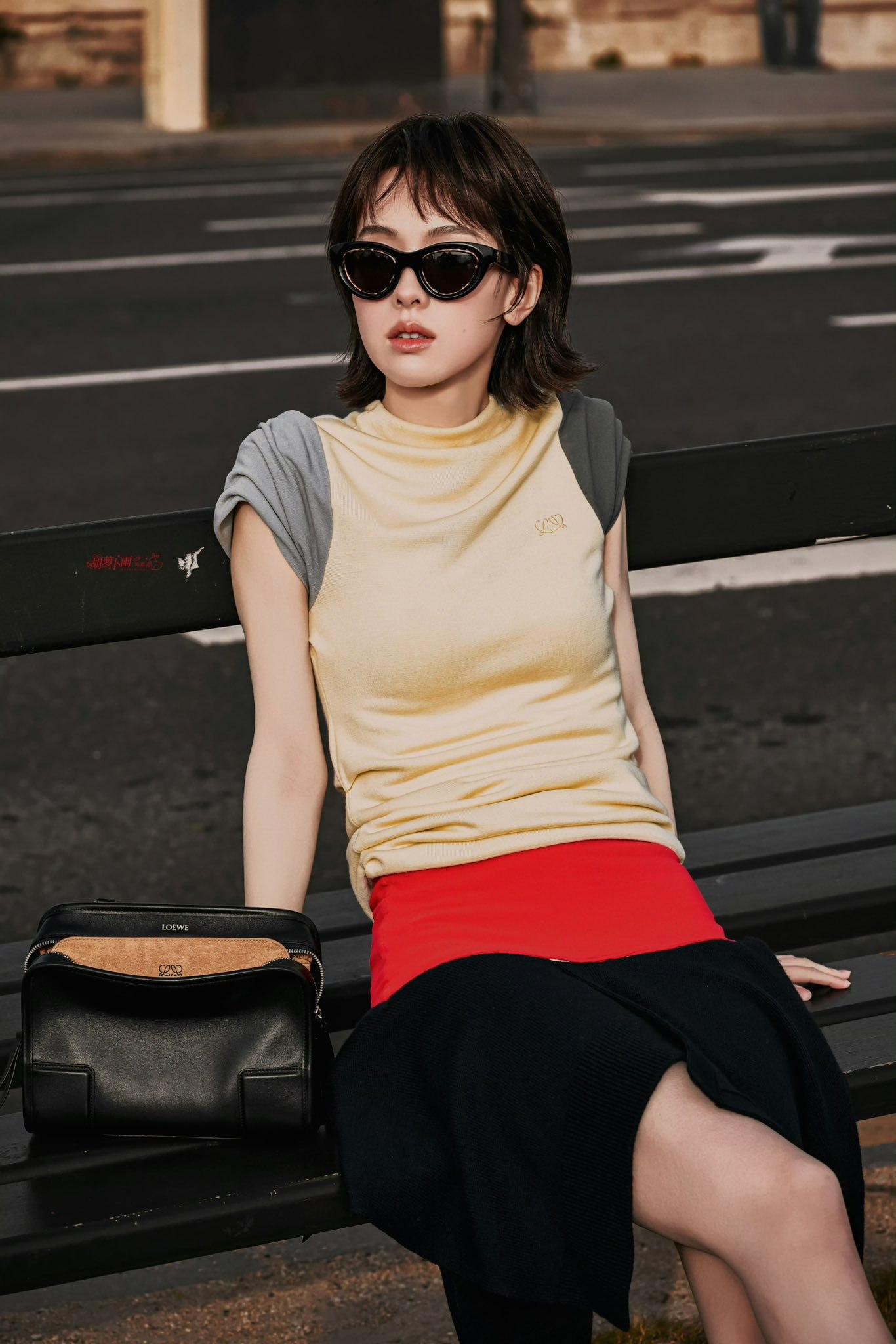 Bạch nguyệt quang Cbiz nỗ lực tại fashion week: Style thay đổi nhưng th&acirc;n h&igrave;nh lại th&agrave;nh t&acirc;m điểm tranh c&atilde;i- Ảnh 1.