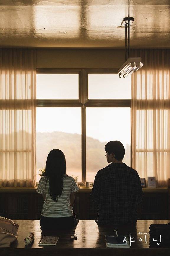 M&agrave;n ảnh H&agrave;n mới c&oacute; 1 tuyệt phẩm ng&ocirc;n t&igrave;nh ngọt lịm tim: Cặp ch&iacute;nh chemistry ngập trời, hơi thở thanh xu&acirc;n s&aacute;ng bừng khung h&igrave;nh- Ảnh 5.