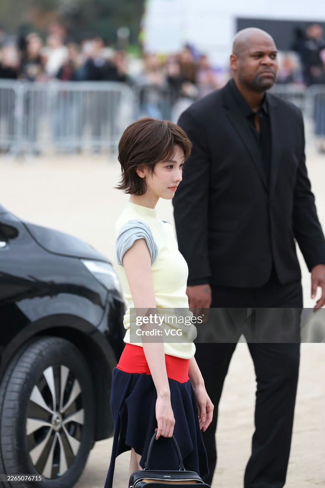 Bạch nguyệt quang Cbiz nỗ lực tại fashion week: Style thay đổi nhưng th&acirc;n h&igrave;nh lại th&agrave;nh t&acirc;m điểm tranh c&atilde;i- Ảnh 7.