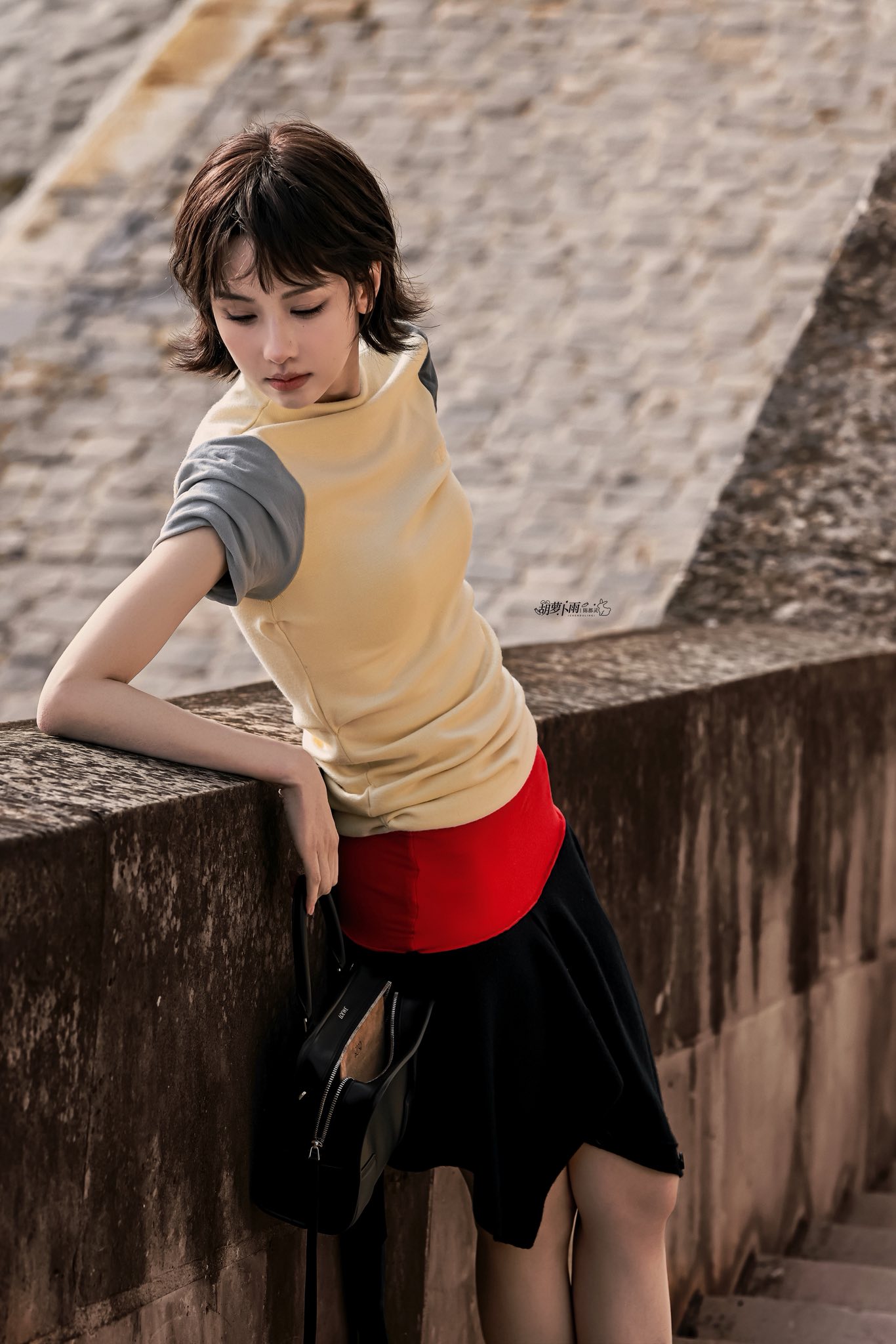 Bạch nguyệt quang Cbiz nỗ lực tại fashion week: Style thay đổi nhưng th&acirc;n h&igrave;nh lại th&agrave;nh t&acirc;m điểm tranh c&atilde;i- Ảnh 4.