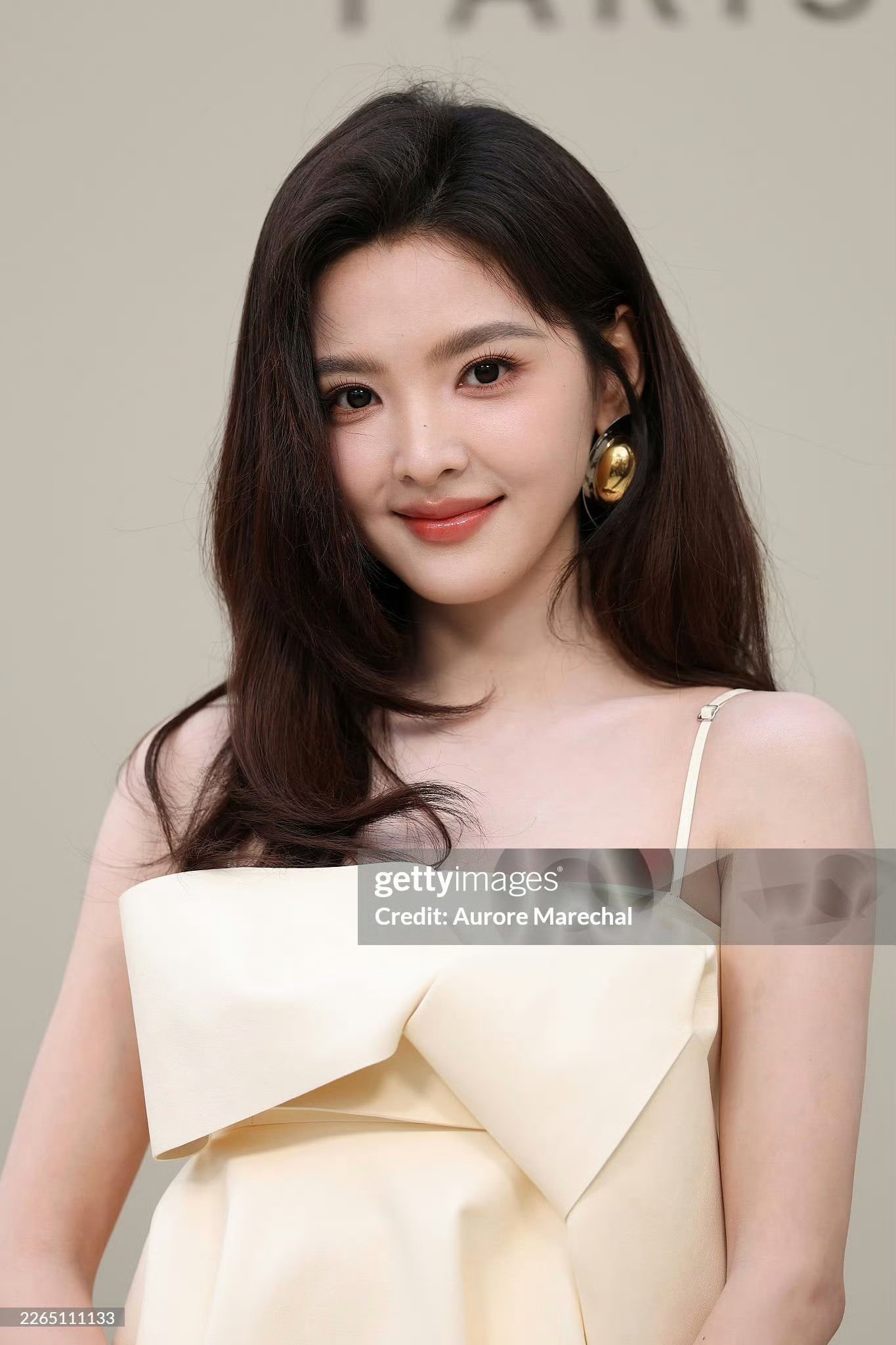 Bạch nguyệt quang Cbiz ch&agrave;o camera 1 gi&acirc;y m&agrave; lụy 9 th&aacute;ng 10 ng&agrave;y: Visual "chặt đẹp" Getty Images, style basic m&agrave; xinh đi&ecirc;n- Ảnh 4.