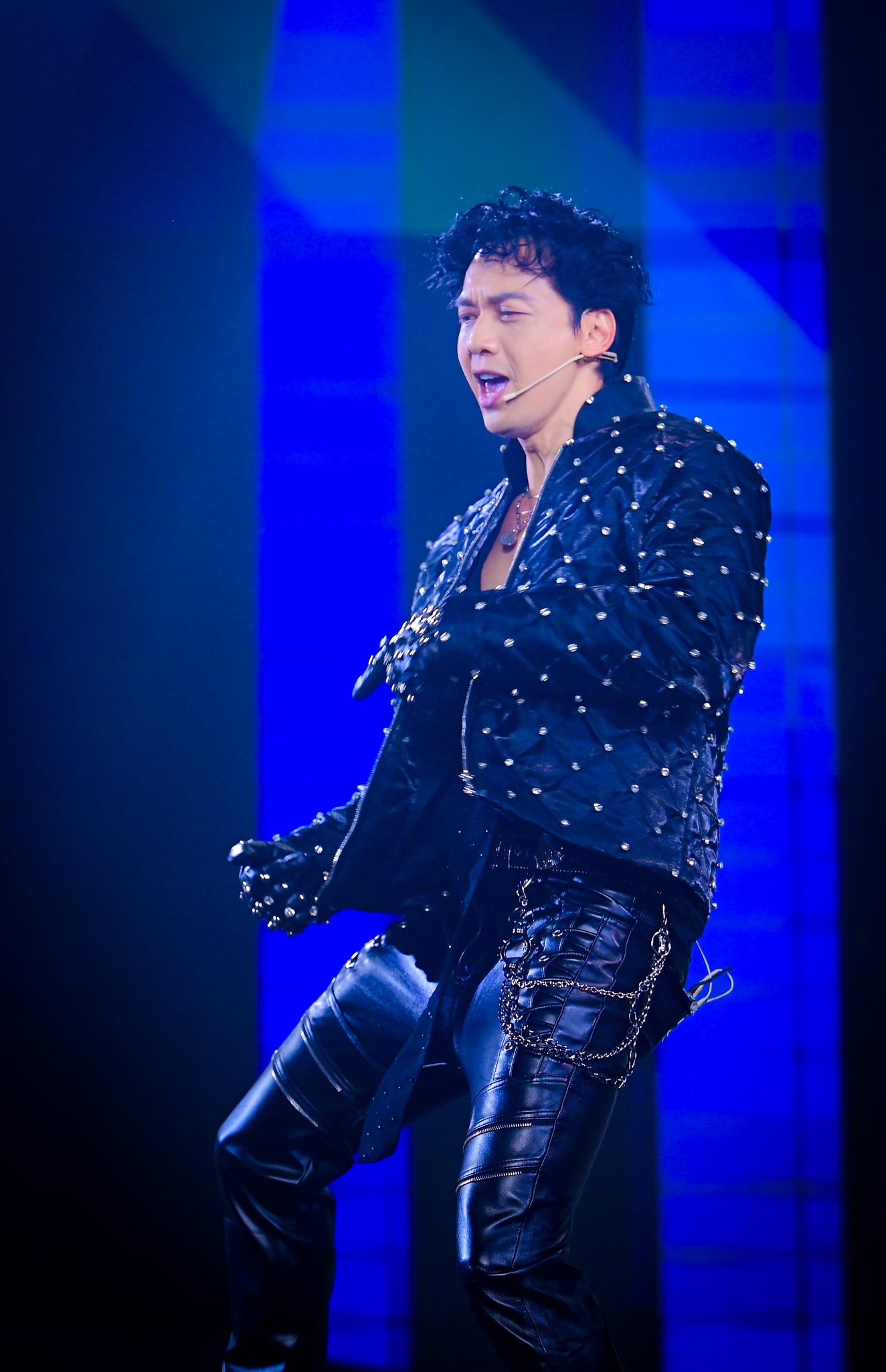 Chủ tịch ACB Trần H&ugrave;ng Huy lại g&acirc;y sốt: &ldquo;Cứ như Soobin Ho&agrave;ng Sơn phi&ecirc;n bản chủ tịch ng&acirc;n h&agrave;ng vậy&rdquo;- Ảnh 5.