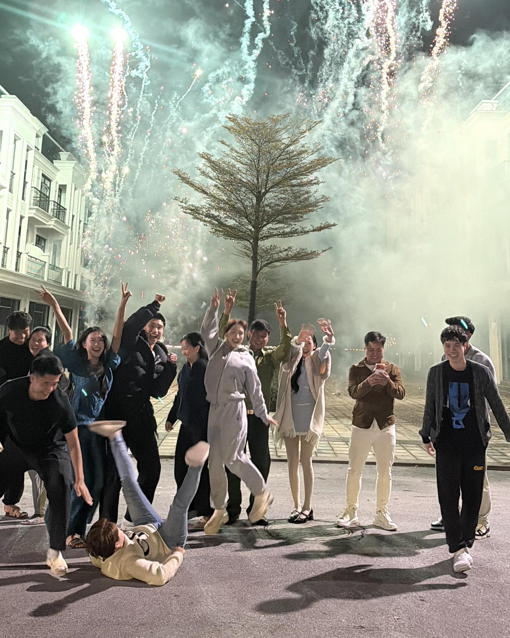 Văn To&agrave;n kh&oacute;c v&igrave; Ho&agrave; Minzy- Ảnh 1.