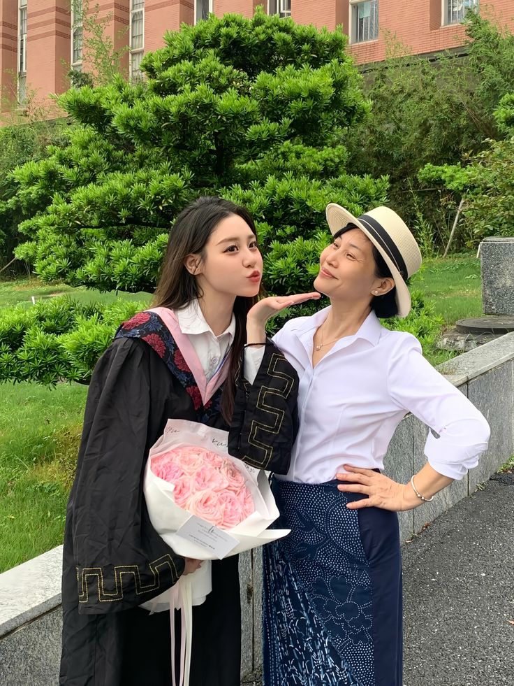 &ldquo;Ng&agrave;y xưa 2 triệu nu&ocirc;i được cả nh&agrave;, sao giờ con ti&ecirc;u cho m&igrave;nh c&ograve;n kh&ocirc;ng đủ?&rdquo;, c&acirc;u trả lời của mẹ khiến t&ocirc;i nghẹn l&ograve;ng- Ảnh 1.